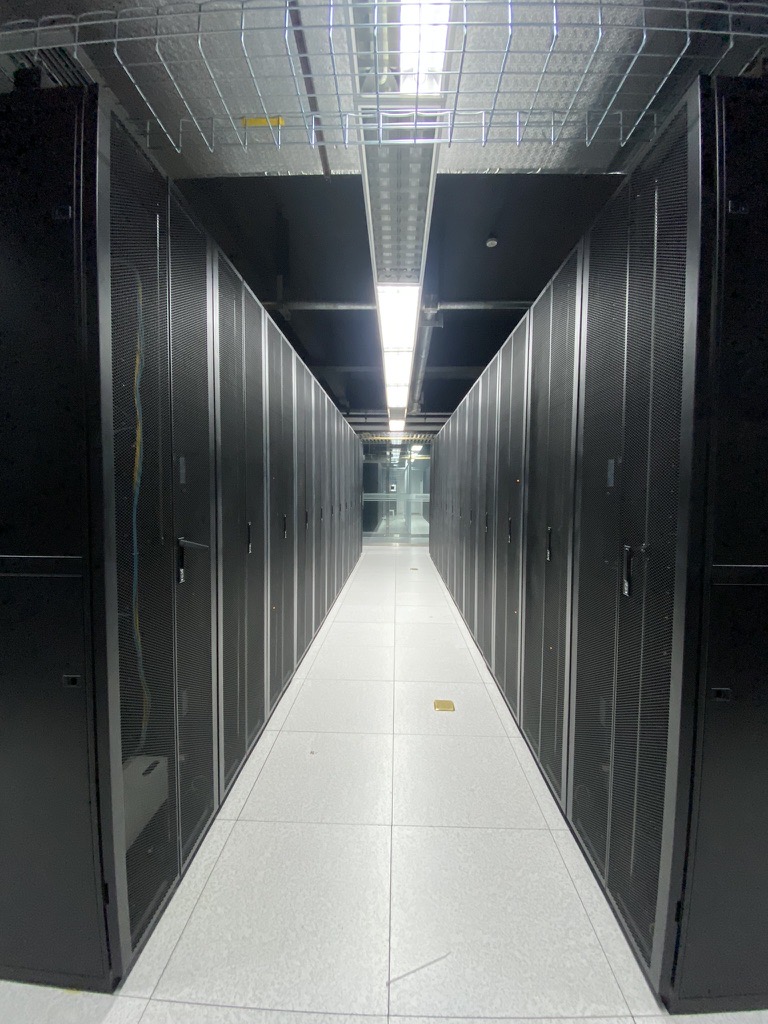 成都高电机柜租赁需要注意哪些事项？